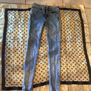 Bullhead Light Wash Skinny Jeans